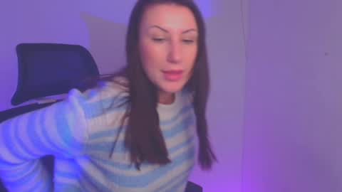 Snapshot of _emma_lay chatting on December 2024 07:11:02 AM Emma online show from December 2024 07:11:02 AM