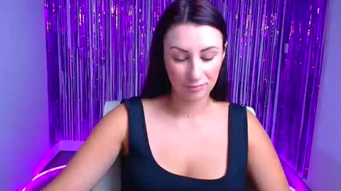 Snapshot of _emma_lay chatting on September 2025 06:35:02 AM Emma online show from September 2025 06:35:02 AM