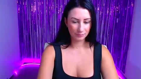 Snapshot of _emma_lay chatting on September 2025 11:54:01 AM Emma online show from September 2025 11:54:01 AM