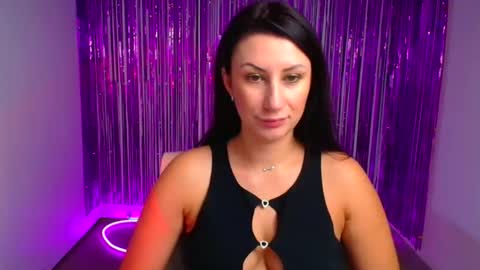 Snapshot of _emma_lay chatting on October 2025 11:40:02 AM Emma online show from October 2025 11:40:02 AM