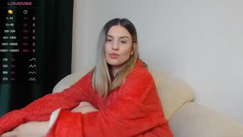 Snapshot of _esmeraldiyaa_ chatting on December 2024 12:45:02 AM _esmeraldiyaa_ online show from December 2024 12:45:02 AM