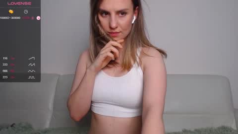 Snapshot of _esmeraldiyaa_ chatting on January 2025 12:04:01 AM _esmeraldiyaa_ online show from January 2025 12:04:01 AM