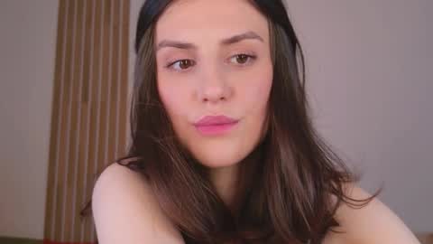 Snapshot of _esmeraldiyaa_ chatting on March 2026 06:14:02 PM _esmeraldiyaa_ online show from March 2026 06:14:02 PM