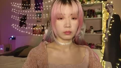 EveEva online show from March 2026 03:23:01 AM