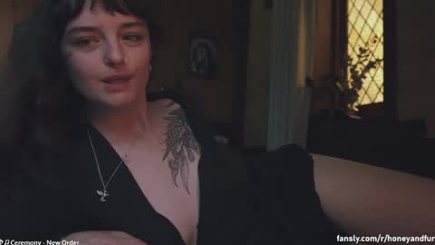 Snapshot of _freckles chatting on May 2026 11:11:01 PM Jacqui Queen goddess motorcycle mozzarella Jaq next livestream see bio online show from May 2026 11:11:01 PM