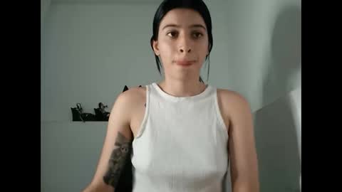 Snapshot of _genesid_dixton chatting on February 2025 06:56:01 PM Mia-foster online show from February 2025 06:56:01 PM