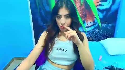 _gold_strawberry_ online show from May 2026 02:49:02 PM