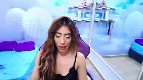 _gold_strawberry_ online show from June 2026 05:16:01 AM