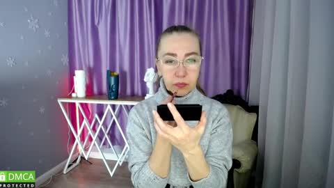 _greybunny_ online show from January 2025 07:41:01 AM