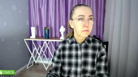 _greybunny_ online show from January 2025 07:56:01 AM