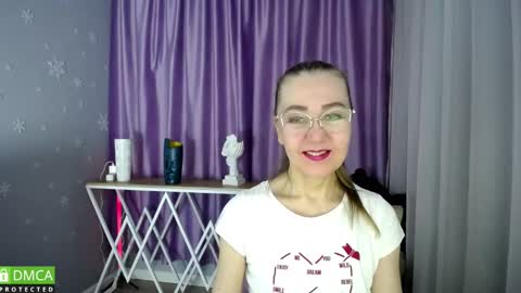 _greybunny_ online show from February 2025 09:05:02 AM