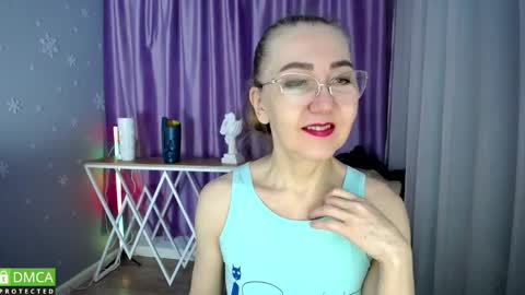 _greybunny_ online show from February 2025 08:33:01 AM