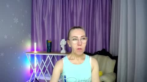 _greybunny_ online show from September 2025 10:37:01 AM