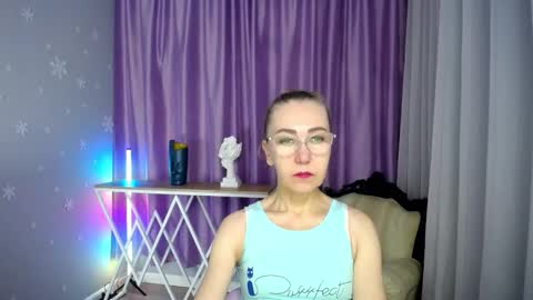 _greybunny_ online show from September 2025 08:25:01 AM