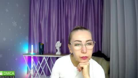 _greybunny_ online show from September 2025 09:23:02 AM