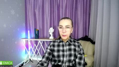 _greybunny_ online show from September 2025 11:26:02 AM