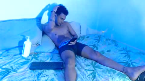 KEYLA Y SAMUEL online show from July 2026 05:00:01 AM