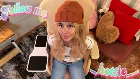 _hottie__ online show from April 2026 04:46:01 AM