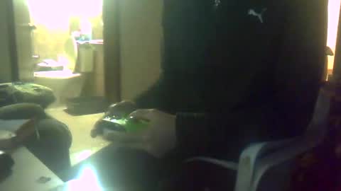 Snapshot of _iluvatar_ chatting on February 2025 09:21:02 AM _iluvatar_ online show from February 2025 09:21:02 AM