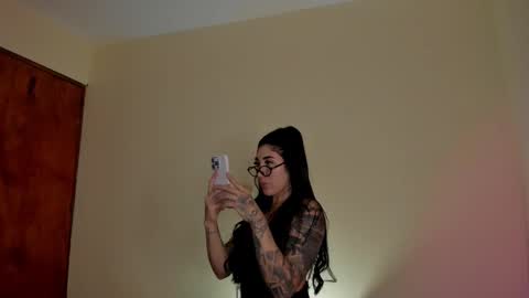 Isabella online show from January 2026 11:40:01 PM