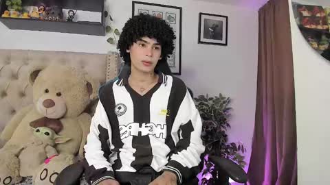 Snapshot of _jaay77 chatting on December 2024 06:16:01 PM Jay online show from December 2024 06:16:01 PM