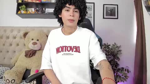 Snapshot of _jaay77 chatting on December 2024 06:52:02 PM Jay online show from December 2024 06:52:02 PM