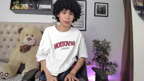 Snapshot of _jaay77 chatting on December 2024 11:34:02 PM Jay online show from December 2024 11:34:02 PM