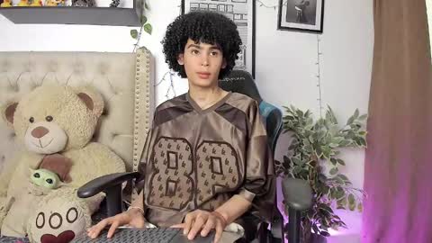 Snapshot of _jaay77 chatting on December 2024 11:30:01 PM Jay online show from December 2024 11:30:01 PM