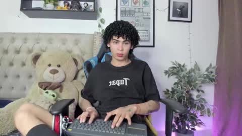 Snapshot of _jaay77 chatting on December 2024 02:19:02 AM Jay online show from December 2024 02:19:02 AM