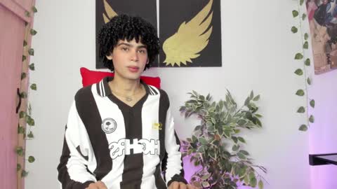 Snapshot of _jaay77 chatting on December 2024 01:18:02 AM Jay online show from December 2024 01:18:02 AM