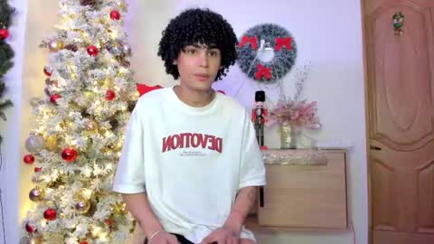 Snapshot of _jaay77 chatting on December 2024 12:43:02 AM Jay online show from December 2024 12:43:02 AM