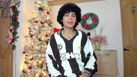 Snapshot of _jaay77 chatting on January 2025 12:13:01 AM Jay online show from January 2025 12:13:01 AM