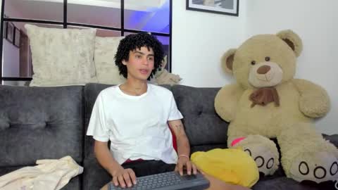 Snapshot of _jaay77 chatting on January 2025 05:50:02 AM Jay online show from January 2025 05:50:02 AM