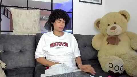 Snapshot of _jaay77 chatting on January 2025 07:12:01 PM Jay online show from January 2025 07:12:01 PM