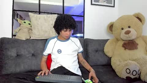 Snapshot of _jaay77 chatting on January 2025 08:14:01 PM Jay online show from January 2025 08:14:01 PM