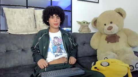 Snapshot of _jaay77 chatting on January 2025 10:49:02 PM Jay online show from January 2025 10:49:02 PM