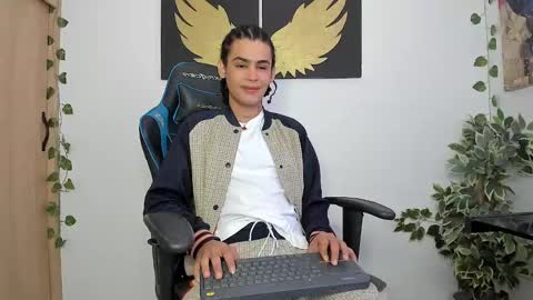 Snapshot of _jaay77 chatting on January 2025 07:32:02 PM Jay online show from January 2025 07:32:02 PM