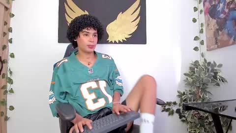 Snapshot of _jaay77 chatting on January 2025 08:33:01 PM Jay online show from January 2025 08:33:01 PM