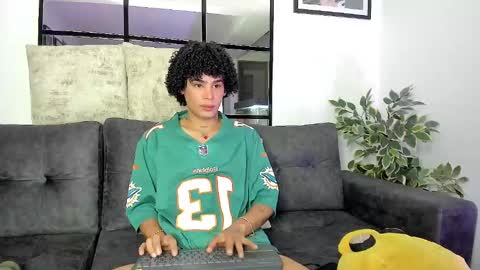 Snapshot of _jaay77 chatting on February 2025 12:40:01 AM Jay online show from February 2025 12:40:01 AM