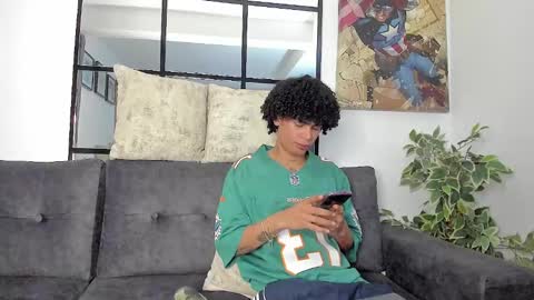 Snapshot of _jaay77 chatting on February 2025 08:15:02 PM Jay online show from February 2025 08:15:02 PM