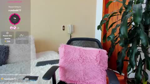 Jeniffer hot online show from December 2024 05:04:02 PM