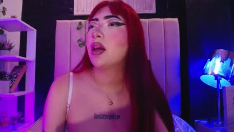 Mia online show from December 2024 04:40:01 PM