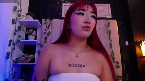 Mia online show from January 2025 04:06:01 PM