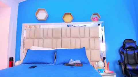 _johnson_alana online show from September 2025 12:32:01 PM