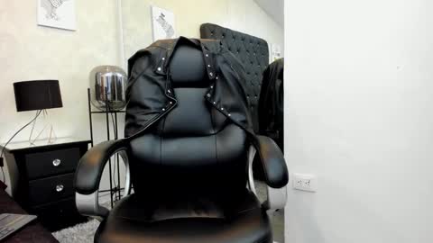 _johnson_alana online show from May 2026 12:12:01 PM