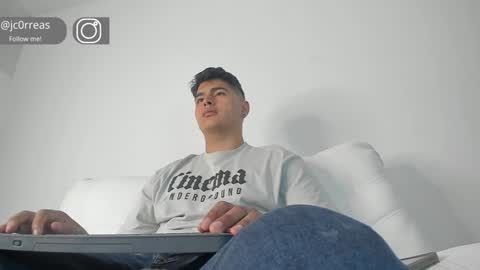 _juanes__ online show from December 2024 01:57:02 PM