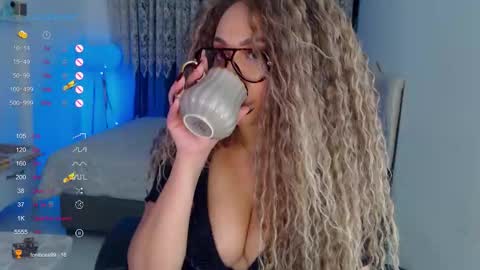 _just_a_queen_3 online show from December 2025 05:09:02 PM