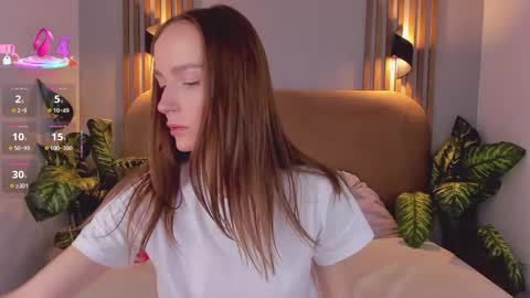 Kira online show from November 2025 07:03:01 AM