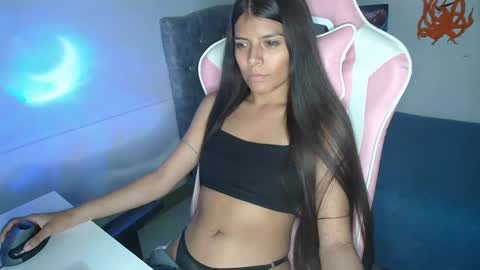 _kendall_jones online show from February 2025 01:00:02 AM