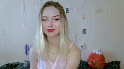 Snapshot of _kikiclark_ chatting on September 2025 08:16:01 AM _kikiclark_ online show from September 2025 08:16:01 AM